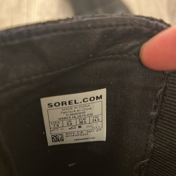 Sorel waterproof mid boots - Picture 9 of 9